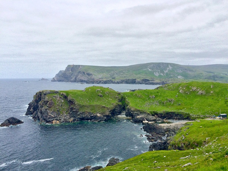 alex-6-donegal-one-of-the-most-beautiful-greenest-landscapes-ive-ever-been-in-walking-along-the-coast-into-glencolumbkille-today