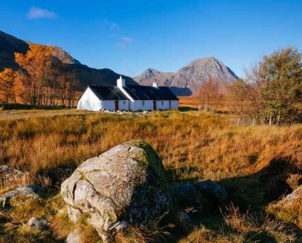 Glencoe cottage in a late October clear morning light © ANADMAN BVBA