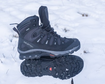 Salomon Quest 4D 3 GORE-TEX hiking boots in the snow