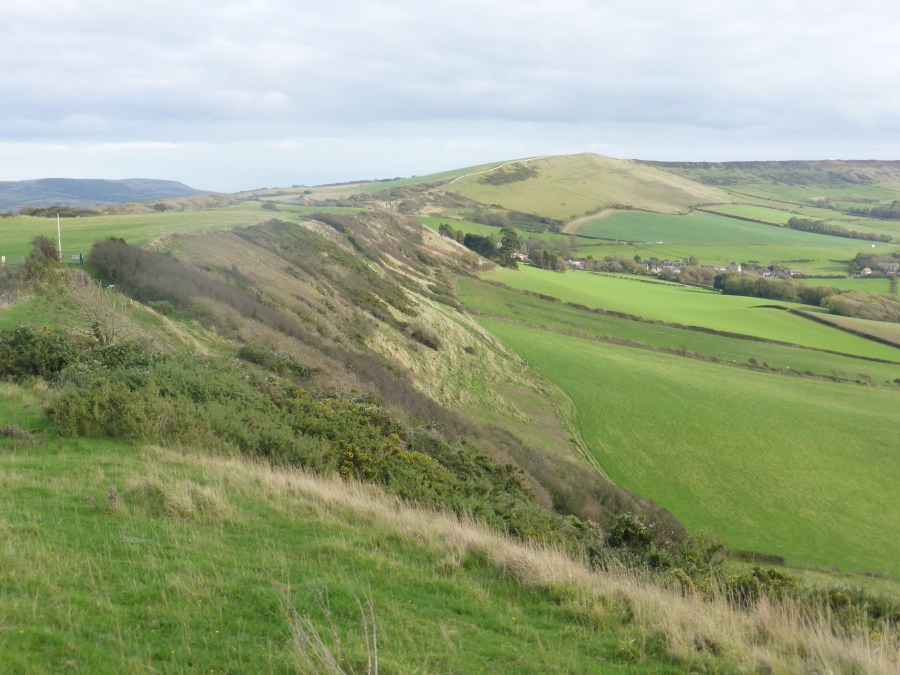 View along ridge shortly before Ridgeway Gate