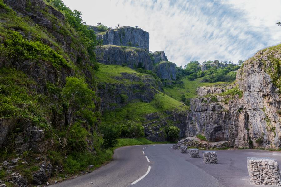 Cheddar Gorge_best Christmas walks_pexels-neal-smith-12510632