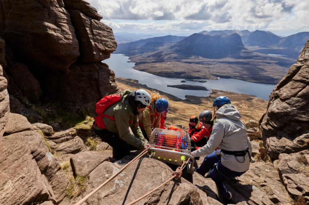 Chris Townsend with Assynt Mountain Rescue_©EdSmith_HH_MRT 48