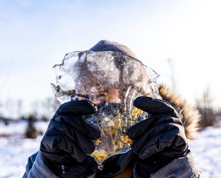 hand-warmers-for-hiking-pexels-evan-velez-saxer-10837100