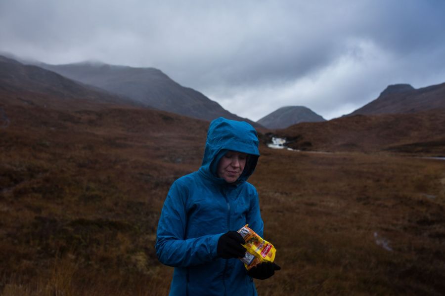 hiking gloves_grey corries_iona andean