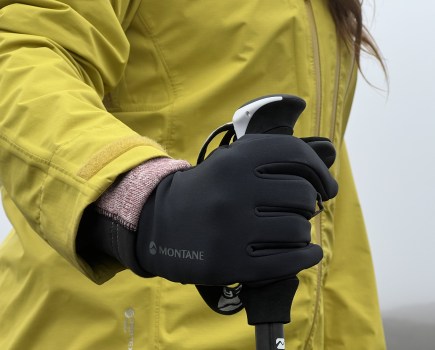 How to waterproof your hiking gloves