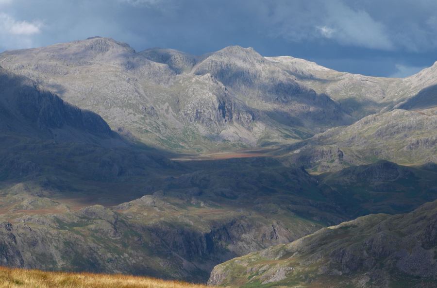The Scafells dominate the scene on the descent from Harter Fell_VCROW.jpg