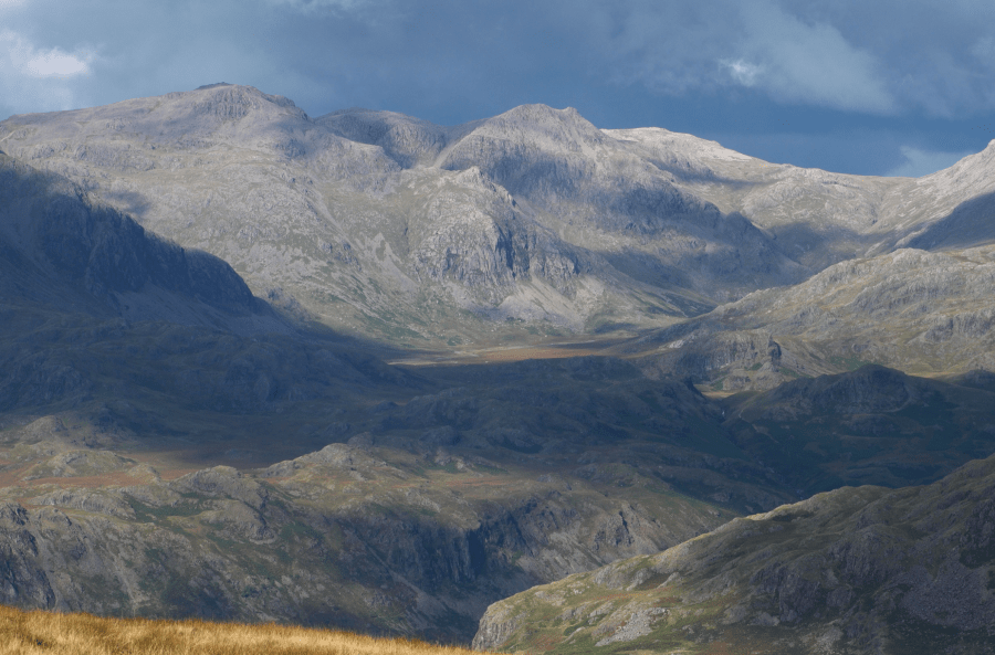 The Scafells dominate the scene on the descent from Harter Fell_VCROW.jpg