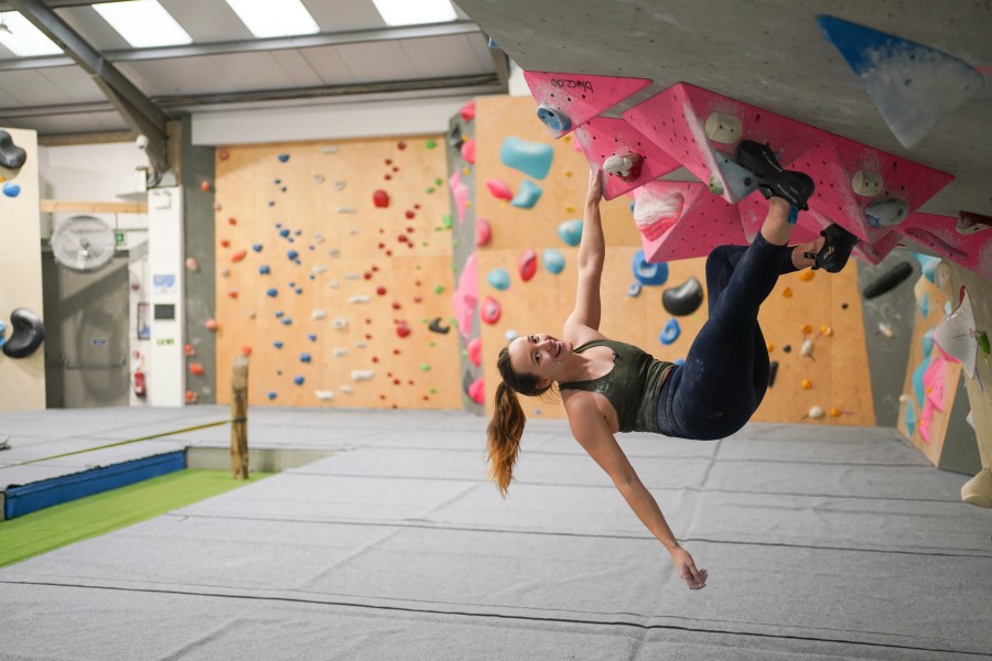 Creating content for Hannah Morris bouldering at Chimera Climbing Credit_Nathan Betts