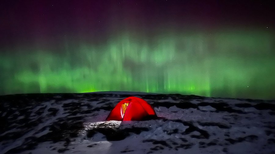 Camping under the Aurora on Aonach Mòr.Credit: On the Adventure Trail - Scotland/@OTATScotland