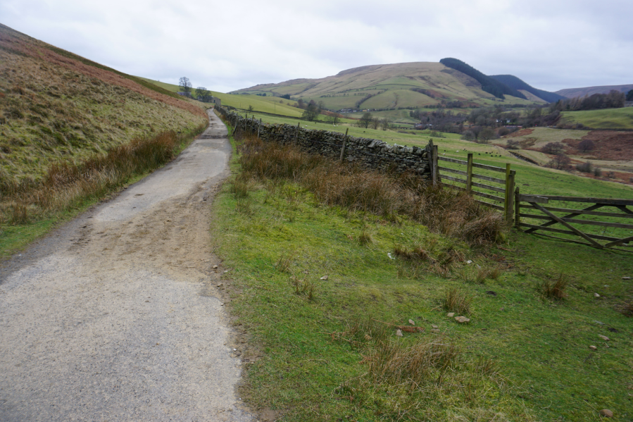 Alport Castles hike in the Peak District