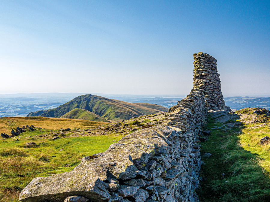 9 - Ill Bell from Thornthwaite Crag beacon - _9121089.jpg