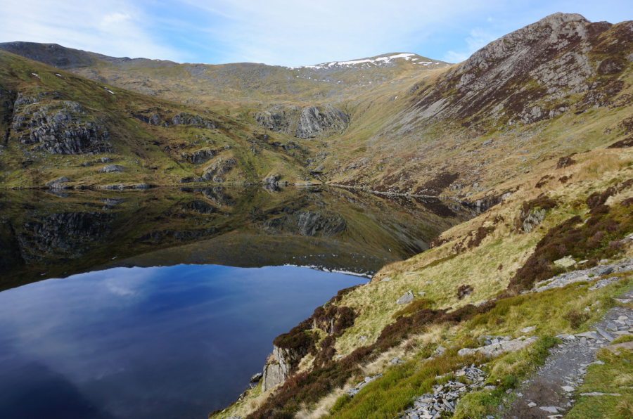 Pen yr Ole Wen -Looking back along the footpath adjacent to the Ffynnon Llugwy Reservoir.jpg