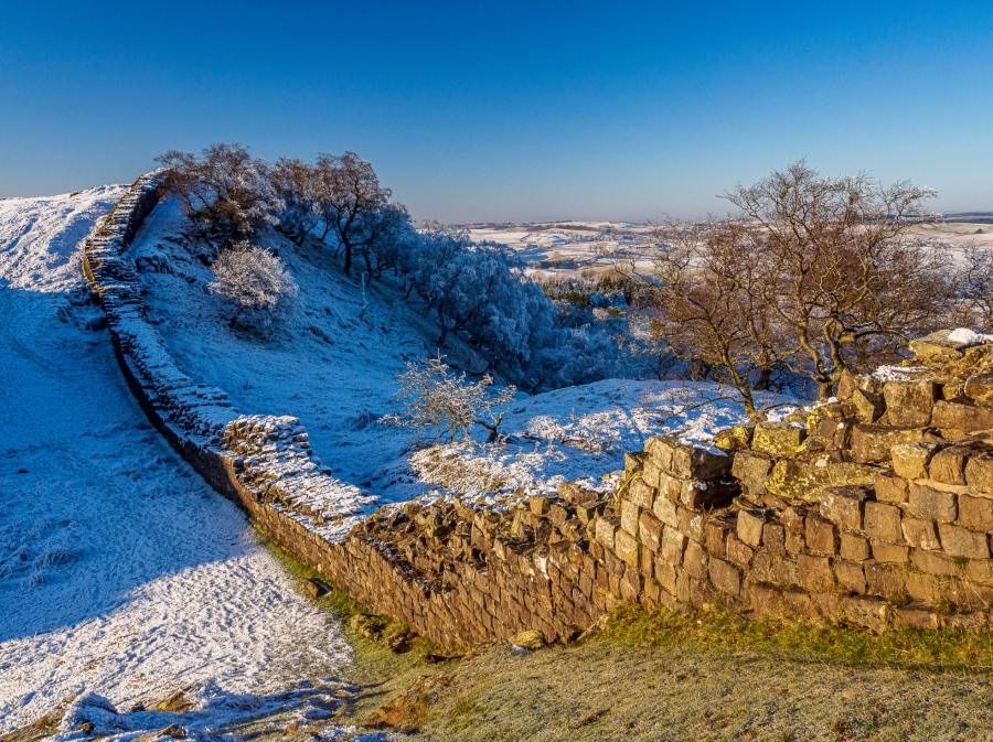 6 - Hadrian's Wall at Walltown Crags - PC141055.jpg