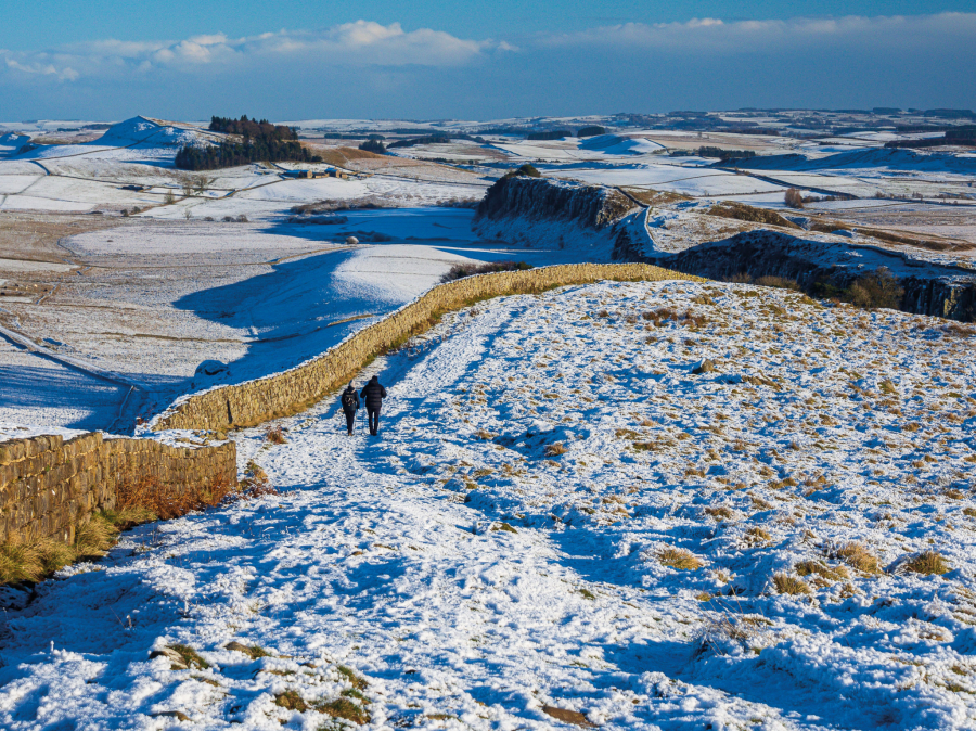hadrian's wall - 7 - The descent from Winshield Crags towards Steel Rigg - PC141160.jpg