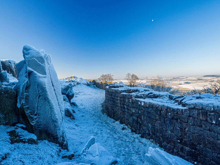 4 - Hadrian's Wall at Walltown Crags - PC141039.jpg