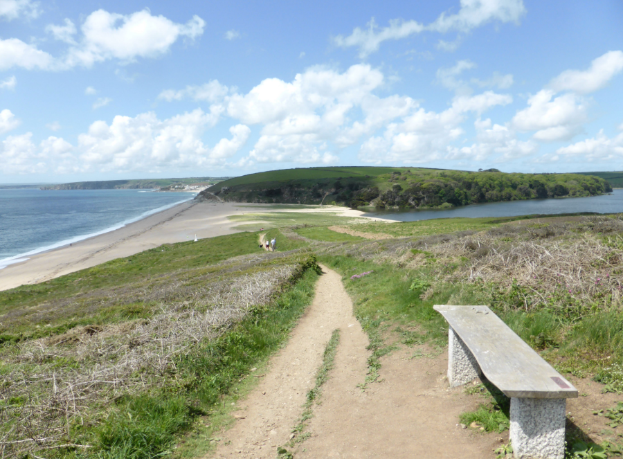 Loe Bar & The Loe.JPG