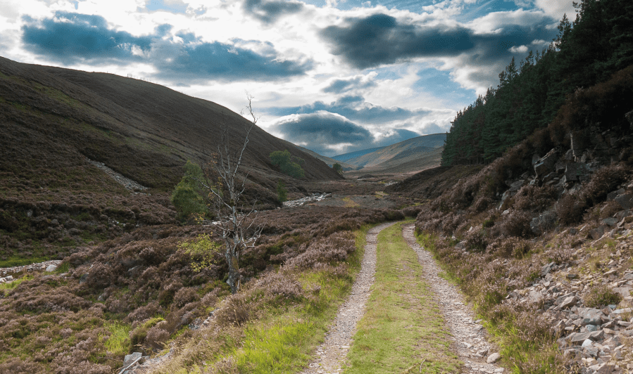 01_The long walk up Gleann an t-Slugain.jpg