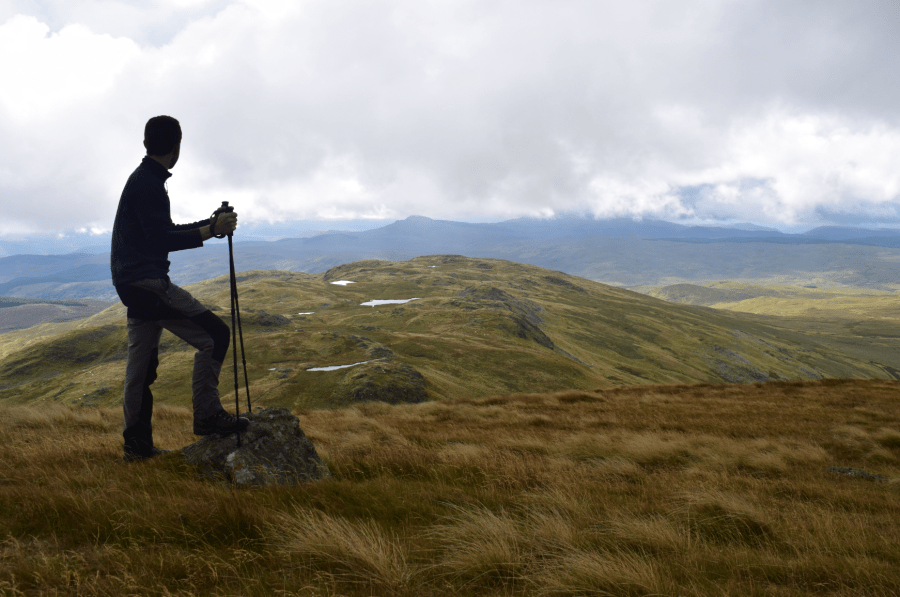 Looking south from near the summit of Arenig Fawr.JPG