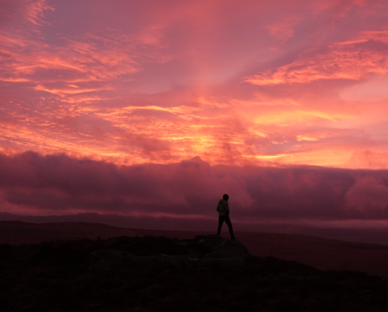 Waking up to an incredible sunrise after a night in Arenig Fawr Bothy (2).JPG