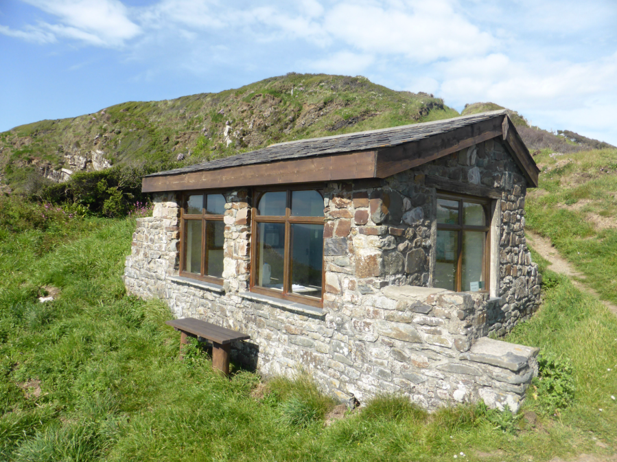 Ronald Duncan's Hut, S of pt 5.JPG