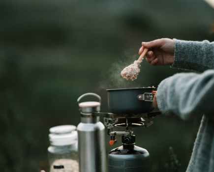 how to store and transport your camping stove - pexels-photo-4909104
