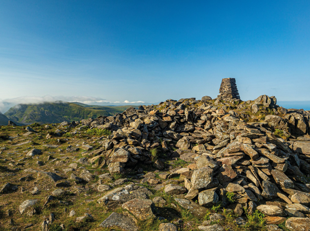 3 - Waypoint 3 - Rhinog Fawr summit - P6060684.jpg