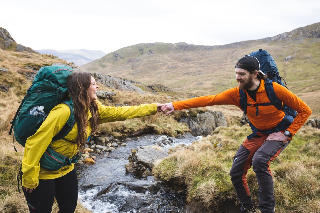 Snowdon Girdle - A helping hand. Credit: Benjamin Cannon