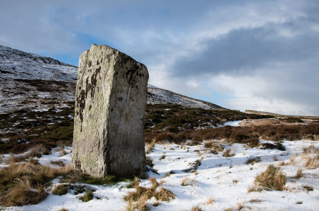 Standing stone at Bwlch y Ddeufaen 01
