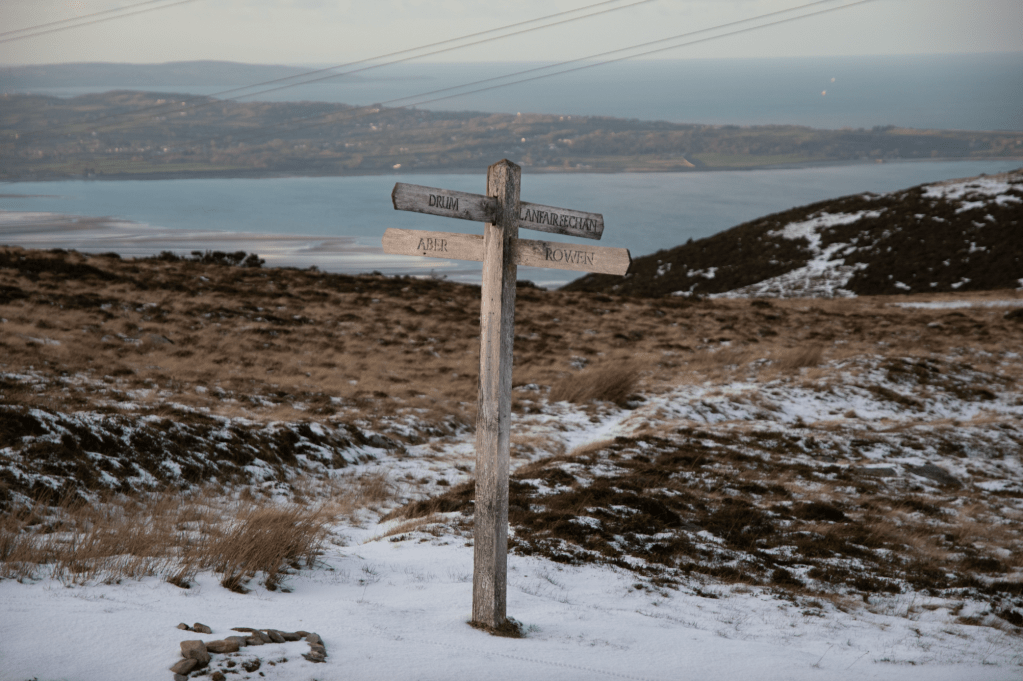 Fingerpost at the Crossroads on the Roman Road 01