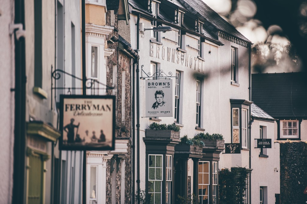 Discover Carmarthenshire = Laugharne