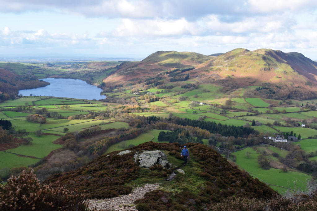 Climbing the north ridge of Mellbreak