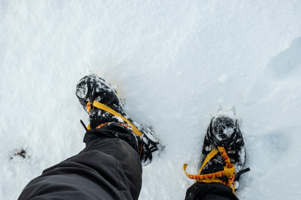 foot care for hikers - In winter, choose appropriate crampon-compatible boots