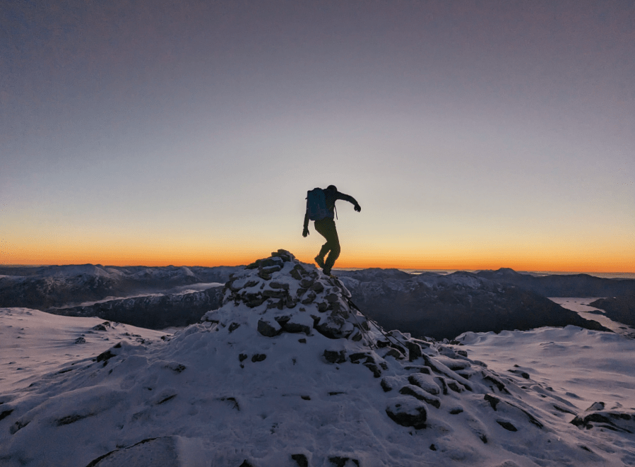 winter mountain skills - Sgùrr a' Mhaoraich above Loch Quoich