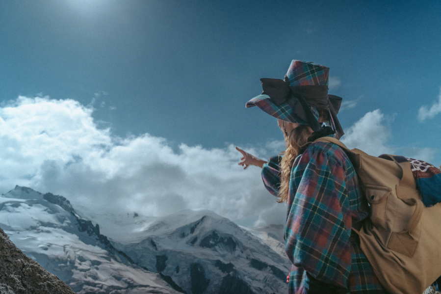 Looking to the summit of Mont Blanc from Aiguille du Midi. Credit: Grace Taylorson Smith Pritchard