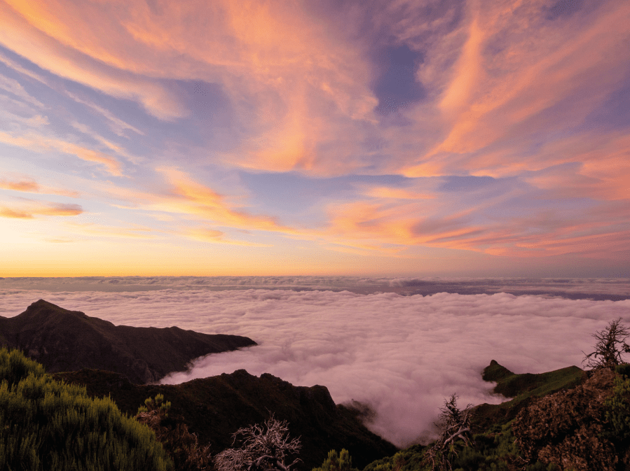 8_8310136 - An ocean of cloud over the Atlantic at sunset