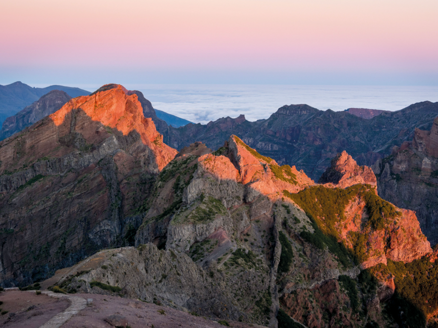 Madeira Island Ultra Trail 13-3071844 - Pico do Cidrao from Pico do Arieiro