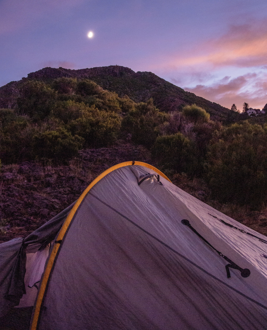 Madeira Island Ultra Trail 10_8310147 - Moon sets over Pico do Ruivo