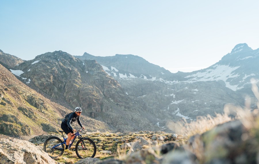 View the mountains from two wheels. Credit: Agence Media