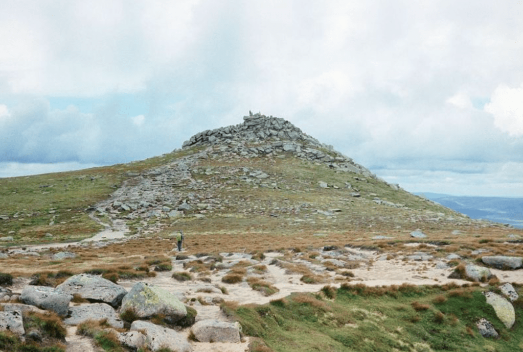 6 The final ascent to the summit