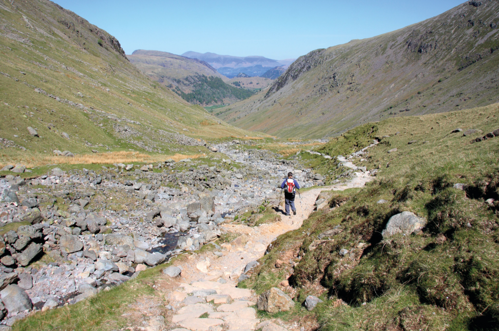 Descending beside Grains Gill_4849