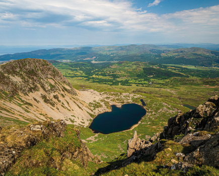 16 - Llyn Cau from Penygadair - P6130877
