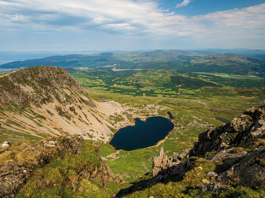 16 - Llyn Cau from Penygadair - P6130877