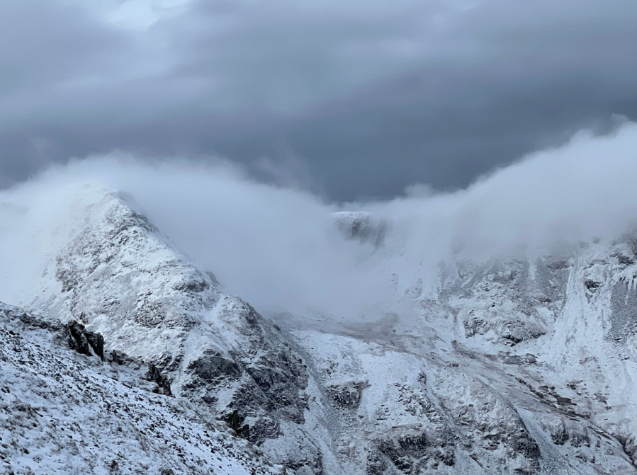 winter Wainwright round - Sub-zero on St Sunday Crag, looking to Fairfield. Credit: David Johnson / Nicky Oliver