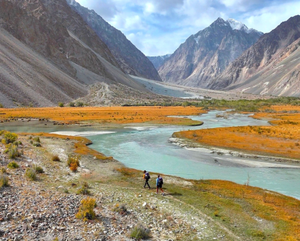 Pamir Trail 6. A beautiful autumn pass near lake Sares