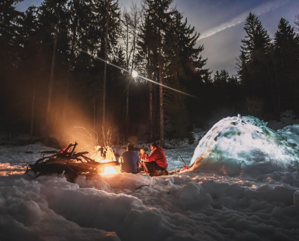 **DPS???* Campfire among the igloos in Swiss Jura