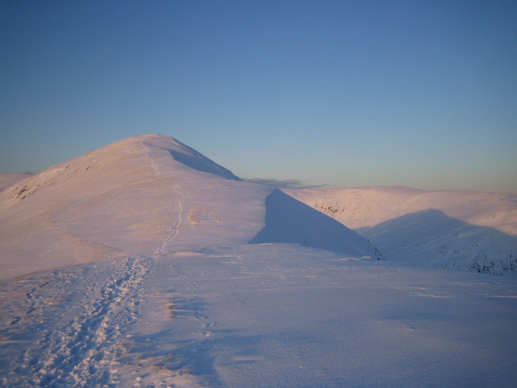 The beckoning trail to Ill Bell