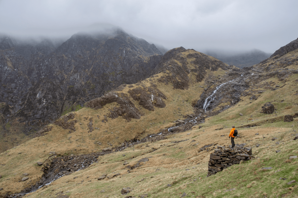 Afon Glaslyn and Yr Cribau Ridge -01