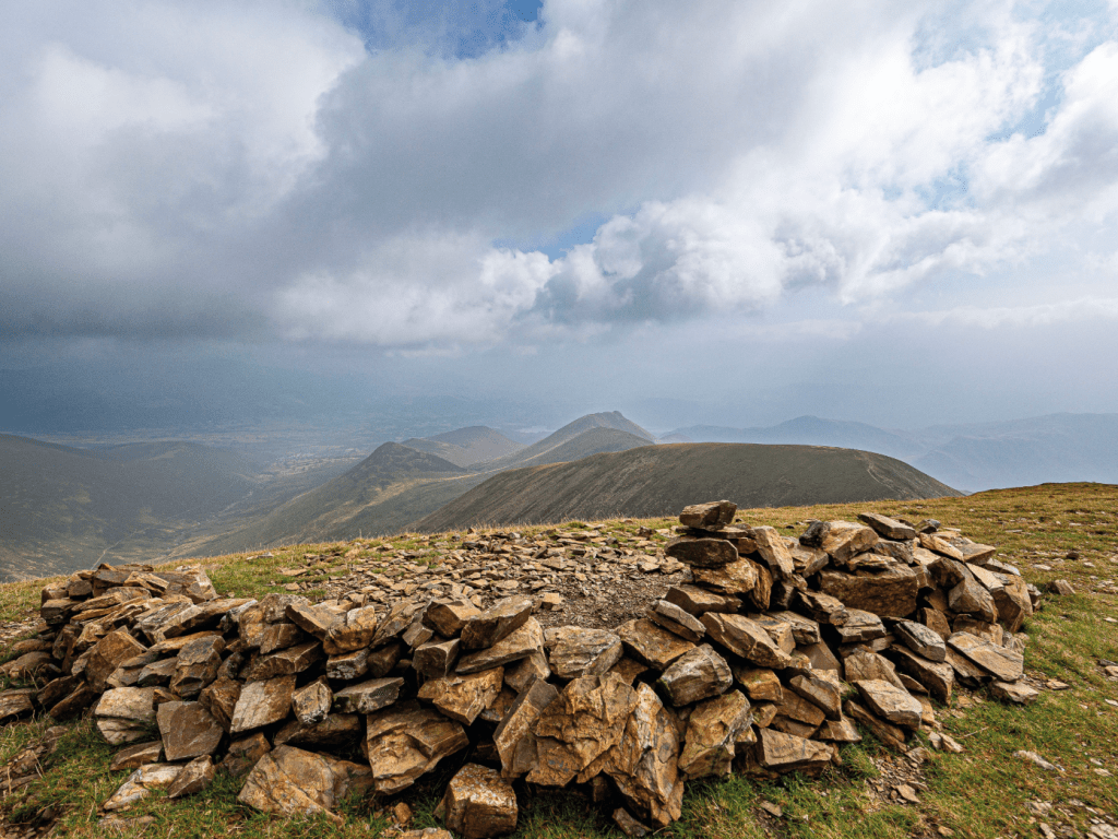 18 - Causey Pike from Crag Hill - HopegillHead-8300659