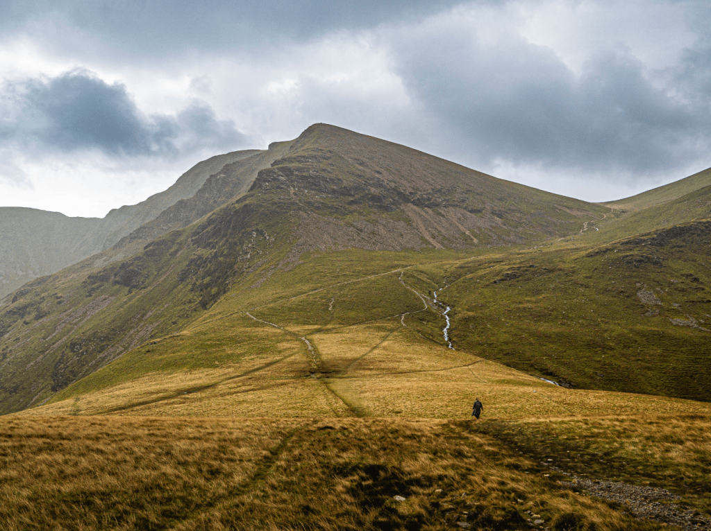 16 - Crag Hill rises up from Coledale Hause - HopegillHead-8300645