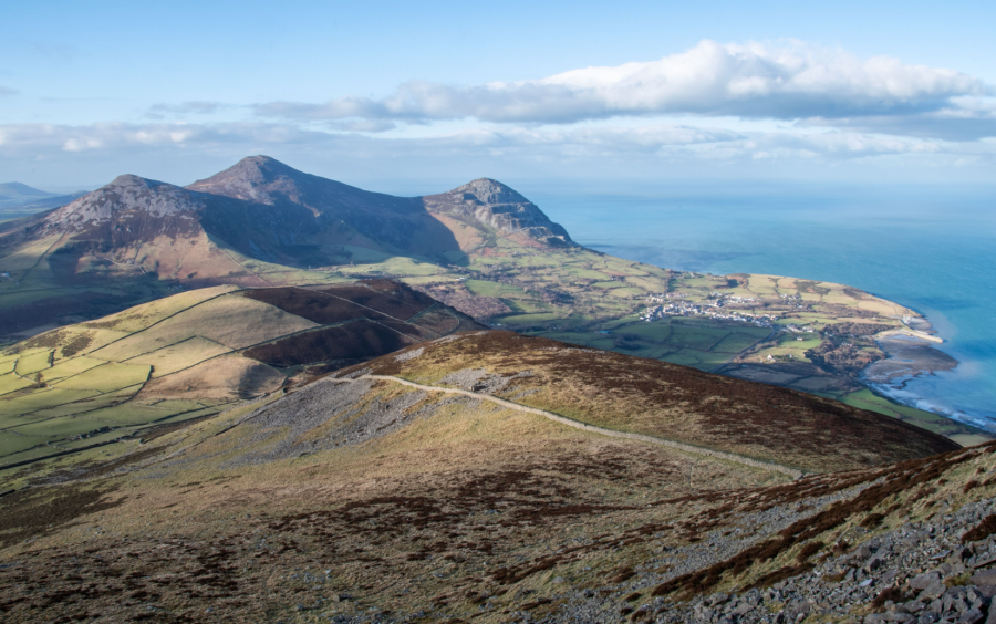 Tre_r Ceiri & Yr Eifl from the top of Gyrn Ddu -01.jpg